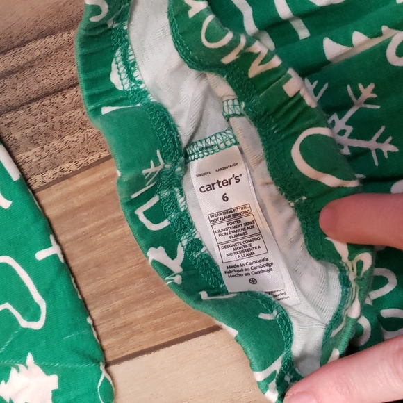 Green and White Christmas themed long sleeve sz 6 Carter's pajamas - Picture 5 of 10